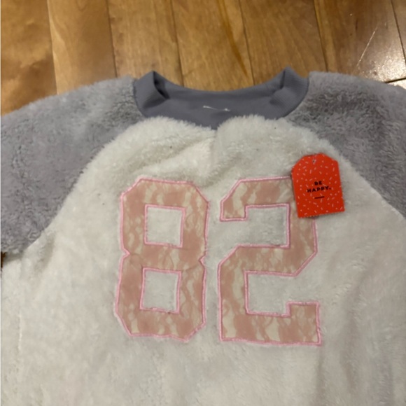 NWT two piece soft PJ. Xs - Picture 5 of 5